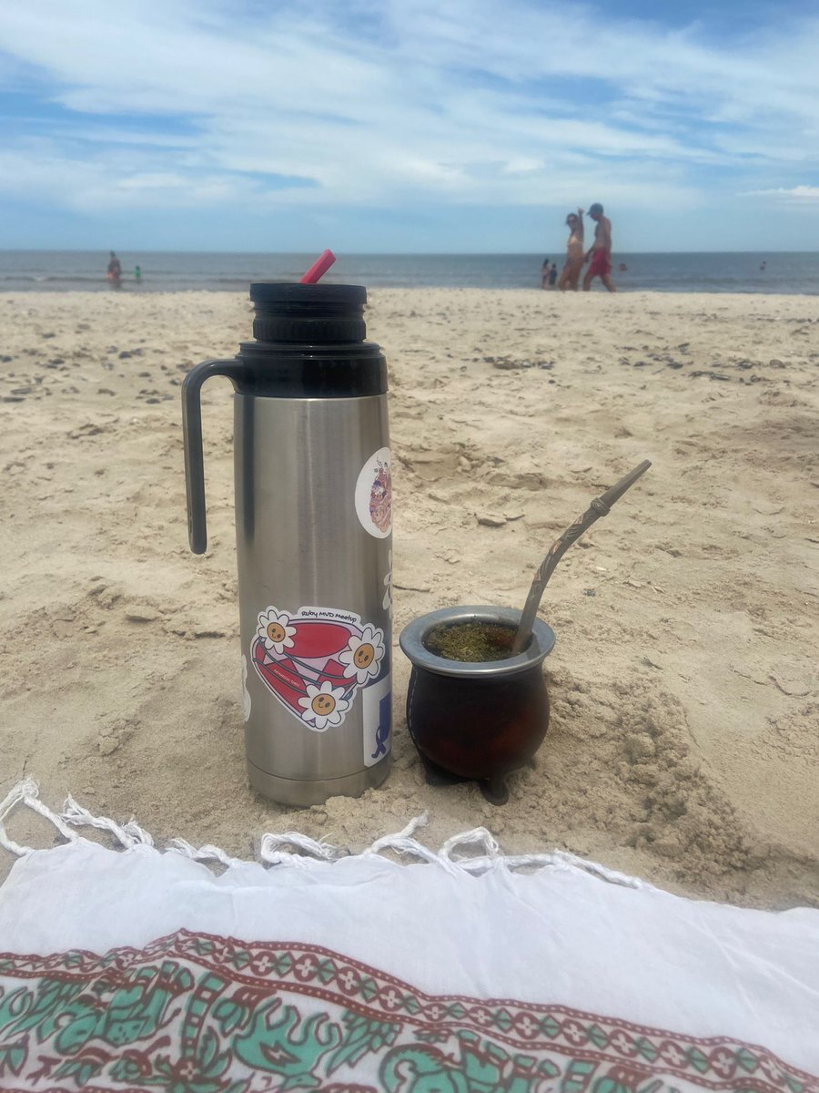 #Ruby by the beach ☀️🌊⛱️🇺🇾

Thanks <a href="/gogrow_dev/">GoGrow</a> for the beautiful sticker ❤️