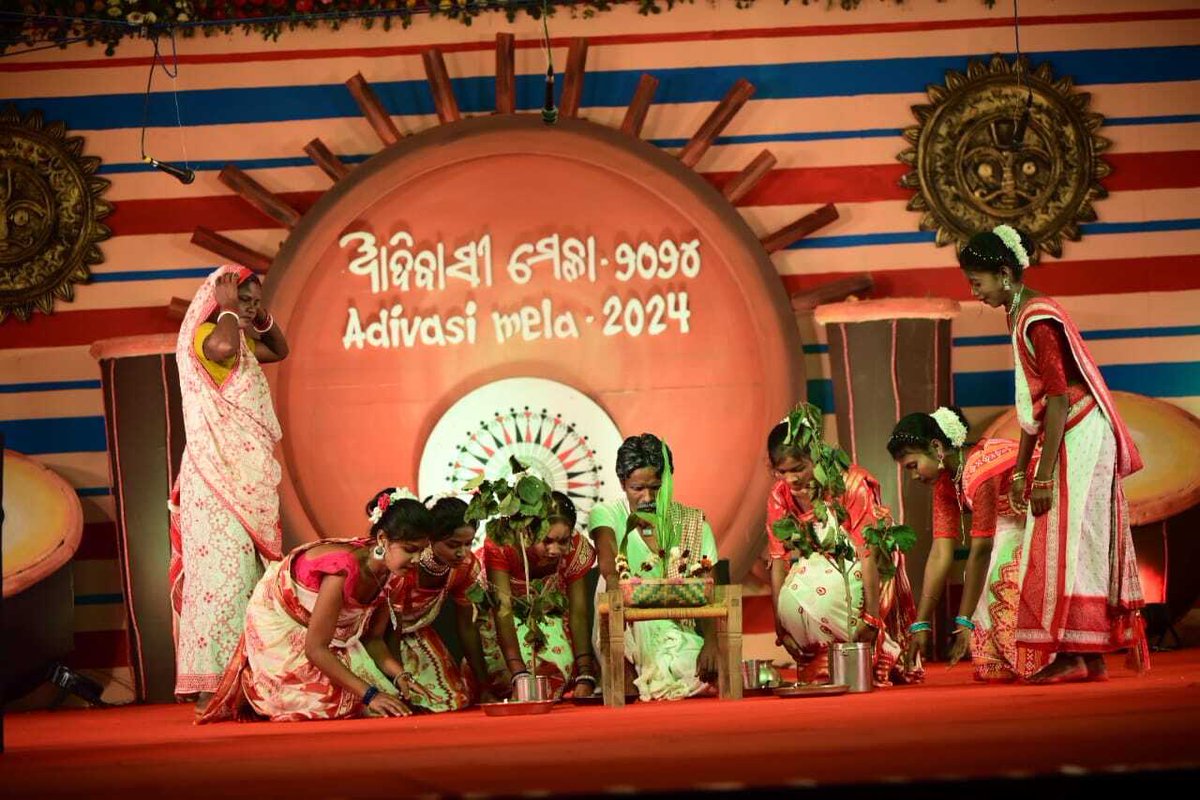 OdishaHeritage's tweet photo. ๐ท #AdivasiMela's Multilingual Tribal Drama Fest Attracts Enthusiasts.
#TribalFair #Adivasi #Tribals #TribesInsight #OdishaHeritage #Odisha
@roopars @saraka_fan @stscdev @scstrti https://t.co/BSpzxlAFvu