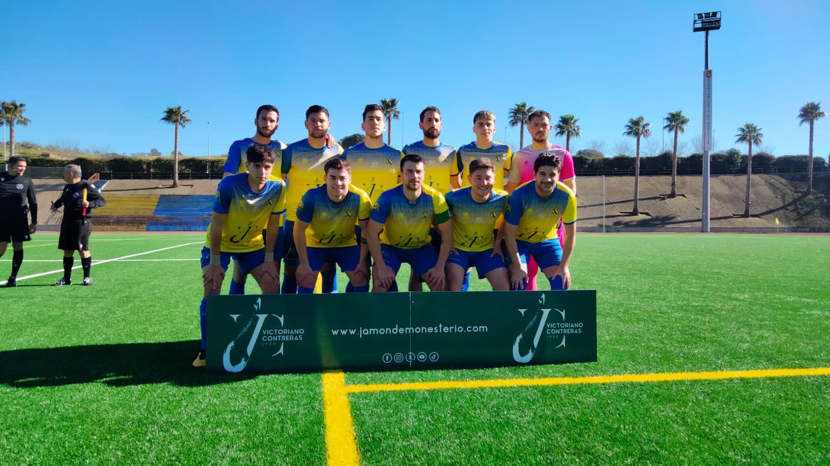 CPMonesterio's tweet photo. Final en el municipal! 🏠

Gran partido del equipo senior que ganó por 3 a 0 a la UD Fornacense.

Este jueves, se jugará un amistoso contra un equipo de superior categoría, que mañana será anunciado.

Aupa mone! 💛💙 https://t.co/EvIG14bRIS