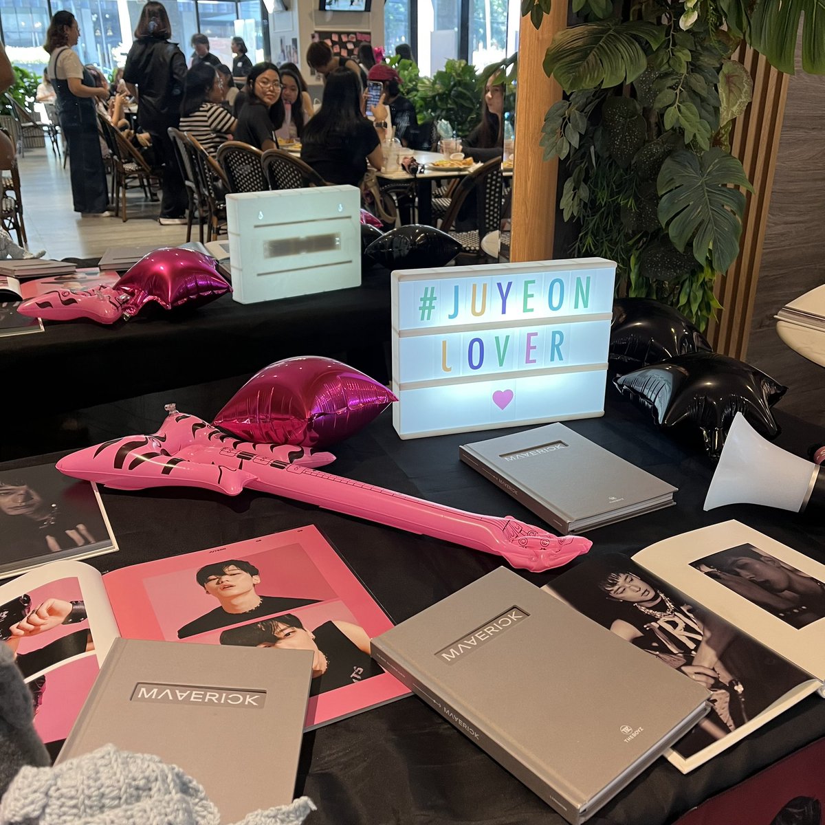 belated happy birthday, our rockstar juyeon! 🎸🖤💗

#CATchTheBeat2024 <a href="/yeolhanaz/">ًًً</a>