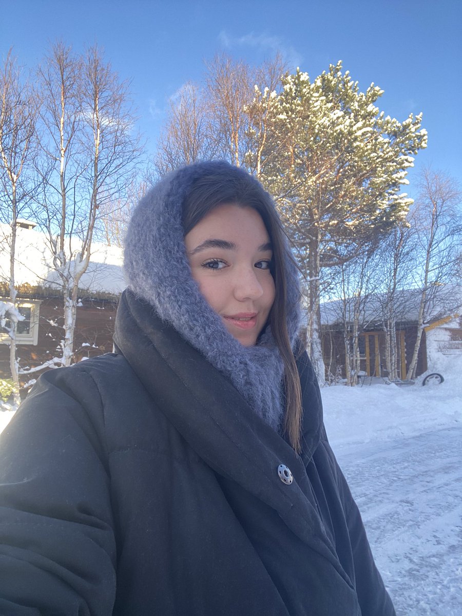 MariaIshoel's tweet photo. мне тетя связала балаклаву и я очень довольна! https://t.co/nrvvl4C6lZ
