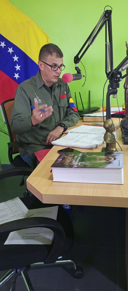 ENFOQUECHAVEZ's tweet photo. My. Dr. Ronald Blanco La Cruz.  Todo aquel que escoge el camino de luchar con el Pueblo los EEUU va a luchar contra él. https://t.co/8bL3eKhCJZ