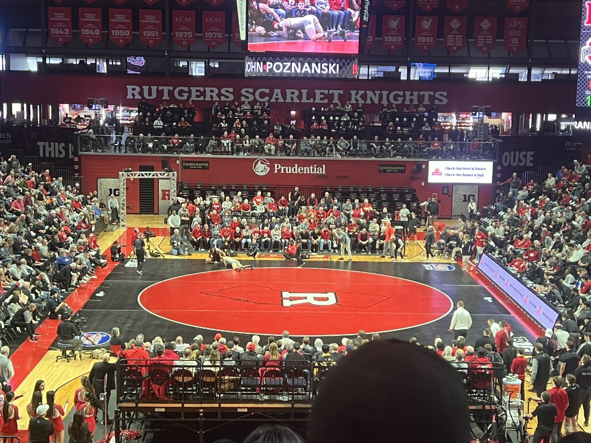JessLiptzin's tweet photo. Some Buckeyes vs Scarlet Knight wrestling #OSUvsRUT https://t.co/lQOkEpCcsh
