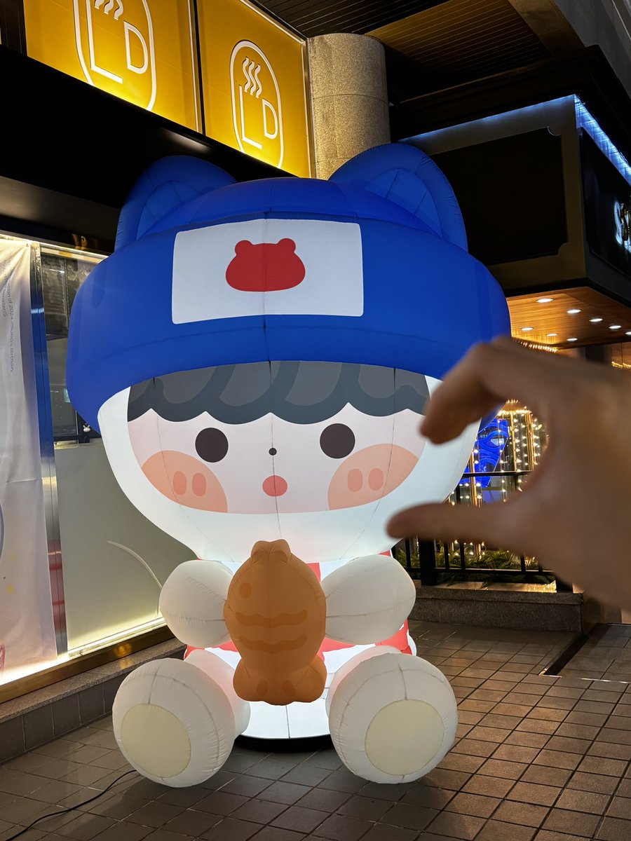 mydayandy's tweet photo. 행복하고 소중했던 시간 !!! ♡
곳곳마다 잘 꾸며두셔서 보는 재미가 있었어요!! ㅎㅎ 3미터 왕뽀송이너무기여워..
지성이를 조아하는 사람과 함께 지성이가 가득한 공간에서 지성이 이야기를 할 수 있다는 건 행운이야 ♡ ~~
#JS_LOVE_RECIPE
#지성이의_레시피
#맛난게_메뉴인지_지성인지_와봐야알쥐 https://t.co/EIJLYoZgKN