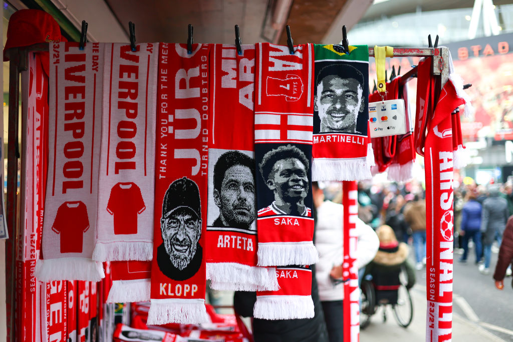 KICK OFF! 

⚽️Arsenal vs Liverpool
🏟️Emirates
🎙️@tobygilles  & @MrDavidConnolly 

talksport.com/global-live-ma…