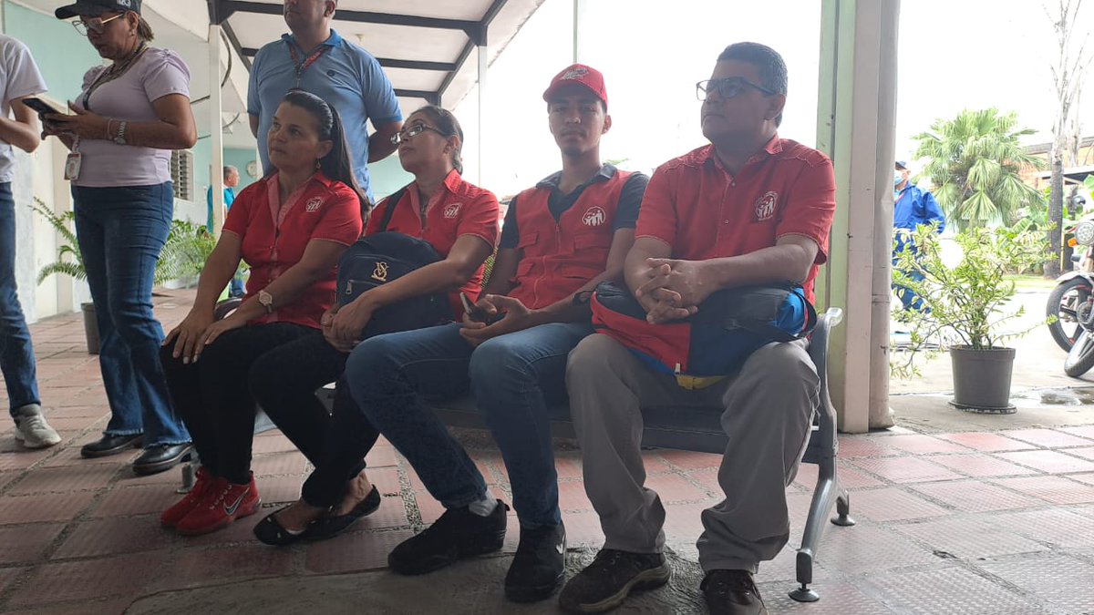 #3Feb | 🇻🇪Participación en la Asamblea Comunitaria y conversatorio en el marco del Plan 7 Transformaciones entorno a lo Social del ámbito de la  Salud. Dando cumplimiento a la Orden #008 en el ASIC Dr. Evelio Izarra parroquia Corazón de Jesús #Barinas 💛💙❤️
<a href="/NicolasMaduro/">Nicolás Maduro</a>