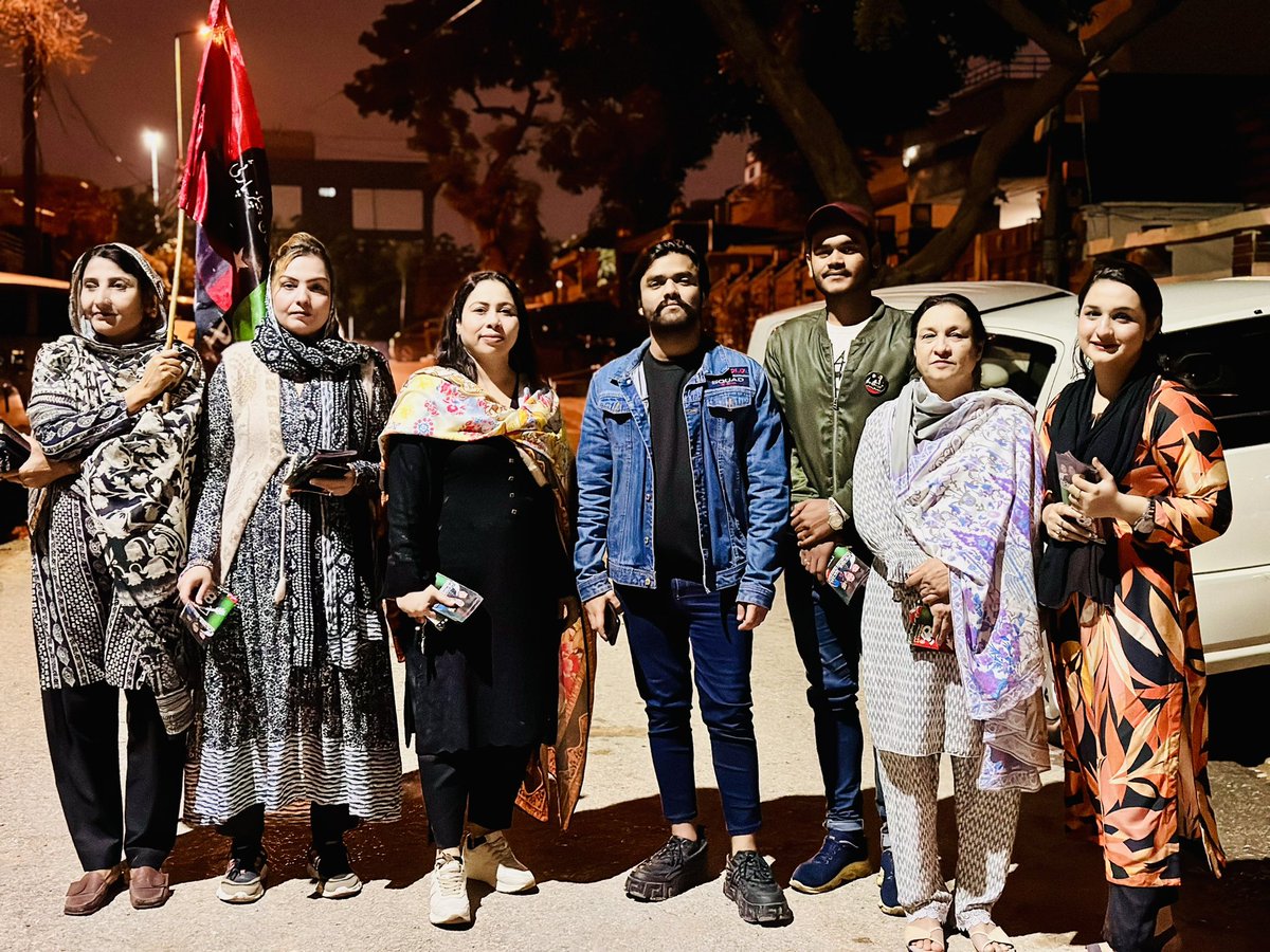 Ujala_abrar's tweet photo. Door to door election campaign of our candidate @HaiderUmraniPP in Ward-02 ( Askari-4 )
 
Once again feeling proud to be a Jiyali❤️ after getting such kind of positive responce by the people during door to door election campaign. 

#haiderumrani #ps100foorhaiderumrani https://t.co/qsrsrJXWym