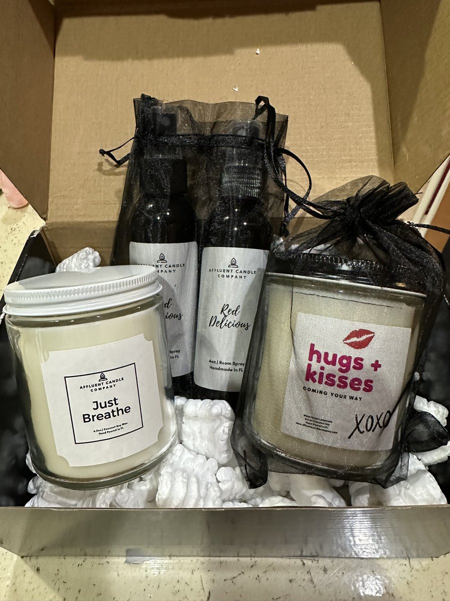BostonNoleGirl's tweet photo. Another perfect delivery from @AffluentCandles 🕯️ 🥰😍🤤
Order yours now!!! 
➡️ https://t.co/zqmMC9nr8r

#affluentcandleco #BlackOwnedBusiness #supportblackbusinesses #supportblackwomeninbusiness #candlelady 
@wonderwoman_850 https://t.co/LpNmoqD8gB
