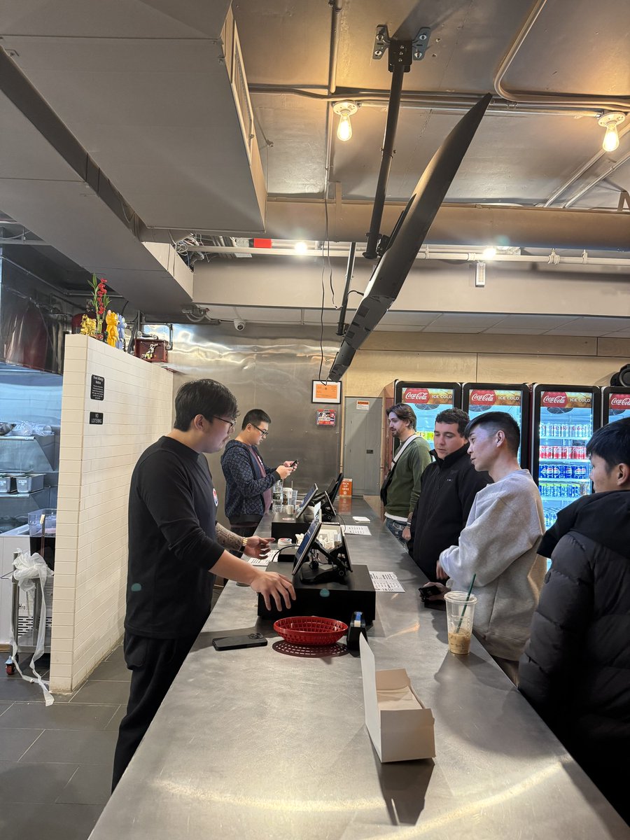 FevysChicken's tweet photo. Soft opening was a hit 🔥 https://t.co/3zBN1gJEHw