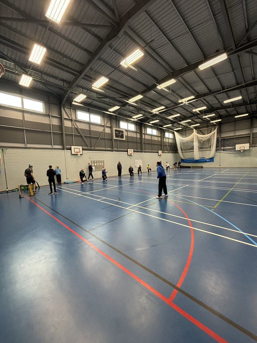 iamvanessaviner's tweet photo. Spin bowling course with top level coaching. Thanks @herts_CA for getting @118chrisbrown along for us. Cricket Ireland are lucky to have him!  

#spin #offspin #legspin #fingerspin #barrell #coaching #cricket https://t.co/9HEZpmKj2n