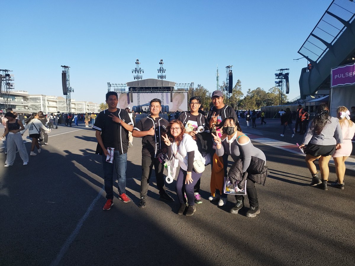 Quirtz07's tweet photo. Bueno, solo puedo decir que fue lo mejor que me ha pasado hasta el momento.

Simplemente no hay palabras para describir lo que pasó 
LAS AMO TWICE ❤️🫶 https://t.co/yBN0BKqnNh