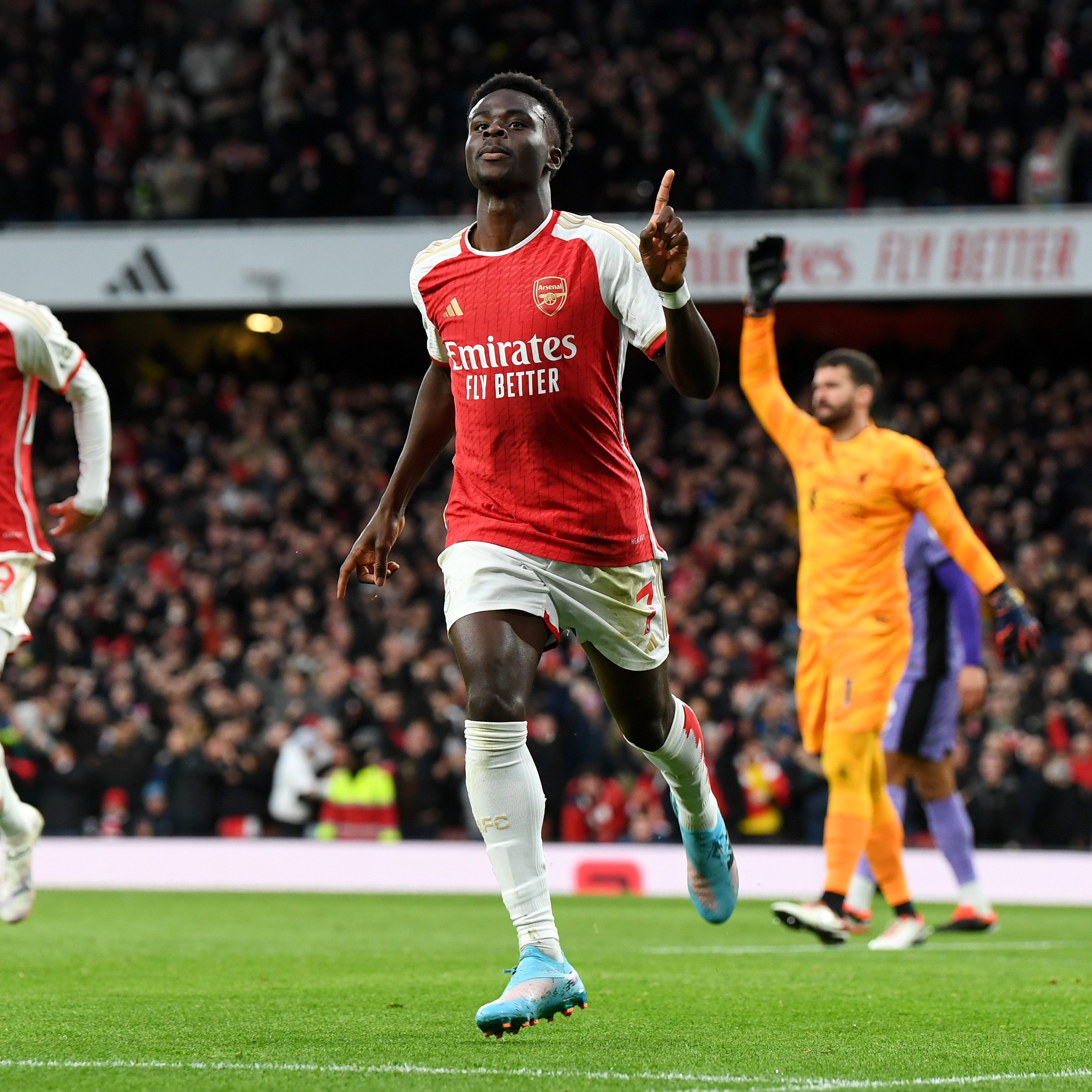 Bukayo Saka celebrates his goal.