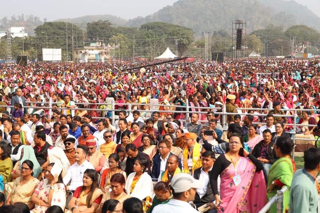 KamakhyaTasa's tweet photo. HPM Narendra Modiji @narendramodi always with the people of  Assam and  NE.HPM launched and dedicated various projects worth Rs 11,600cr to the people of Assam and nation , presence of HPM encourage HCM @himantabiswa  to lead Assam towards more progress. https://t.co/p6Lc01ikyn