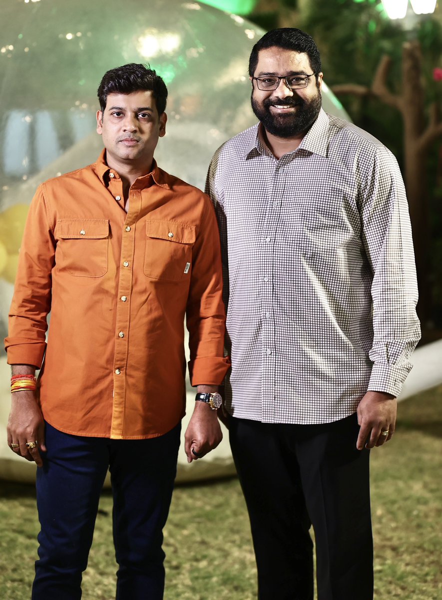 शिवसेनेचे कल्याण लोकसभा मतदारसंघाचे संसदरत्न खासदार मा.डॉ. श्रीकांत एकनाथजी शिंदे साहेब <a href="/DrSEShinde/">Dr Shrikant Lata Eknath Shinde</a> यांना  वाढदिवसाच्या हार्दिक शुभेच्छा.. 

#birthdaywishes