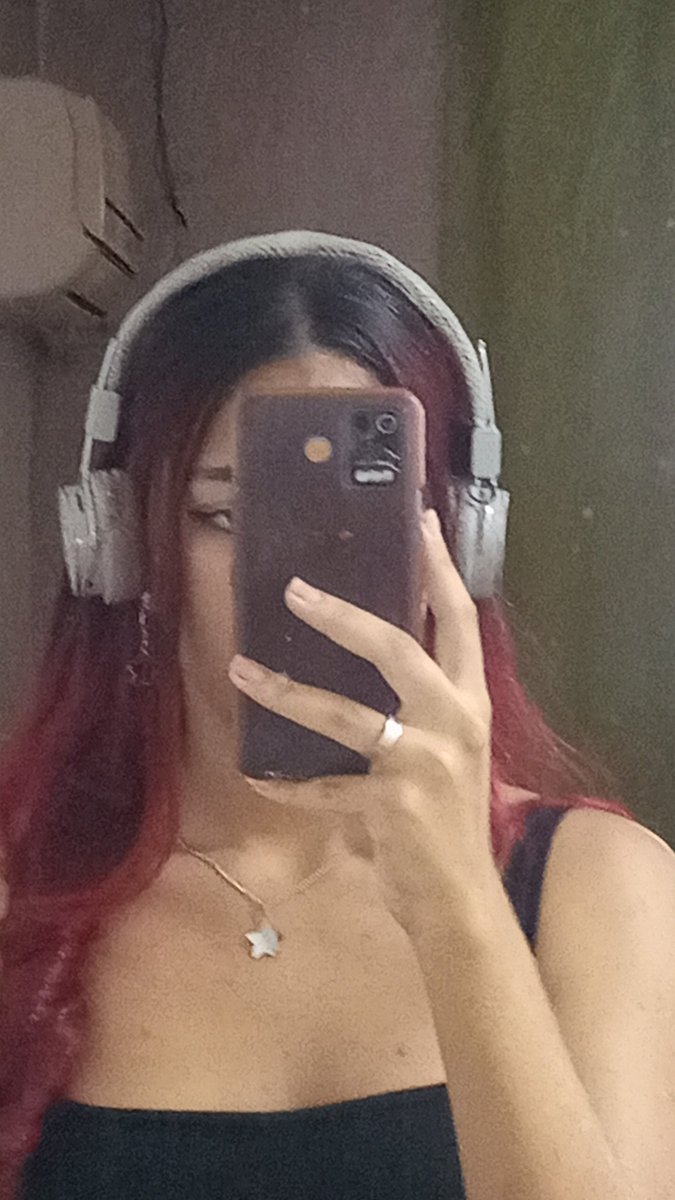 odpgf's tweet photo. cosplay simples da a!ana! (depois faço um elaborado) não tinha fone preto, mas pelo menos achei um anel parecido com o q a!lani deu pra ela :)

#ASMP https://t.co/EeIlj1UKlD