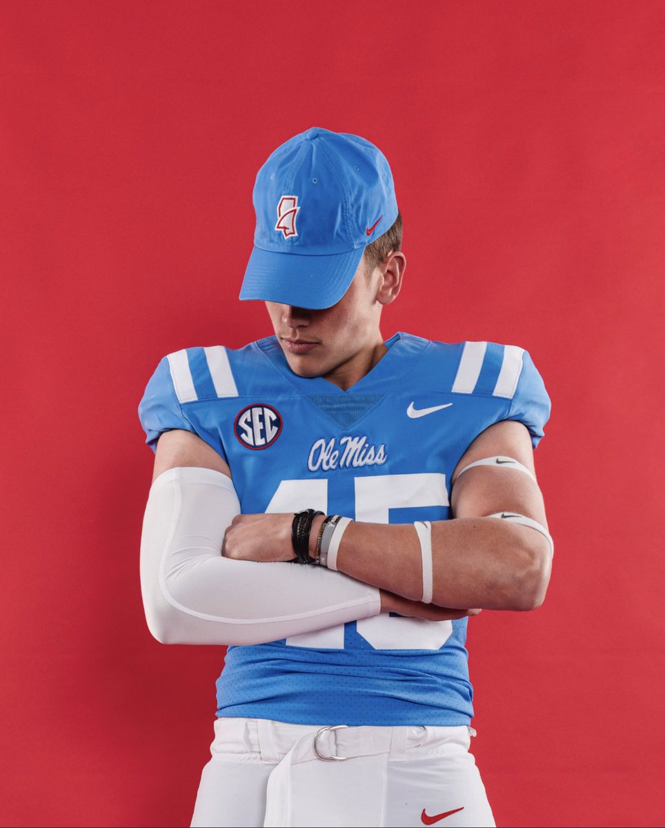 cblanken3's tweet photo. TO THE SIP!🦈🦈 #COMMITTED #HottyToddy #Me3 

@OleMissFB @Lane_Kiffin @CoachSchoonie @CoachSchex @TheChrisRubio @finchmachine @EarlGill10 @ThankfulCoach @EthanErwin1117 @coachmdale24 @RebelsFBRec @OleMissSports @TheRebelWalk @OleMissUnited @TXK_Gameday @PrepRedzoneAR https://t.co/Bs3LfWvmT4