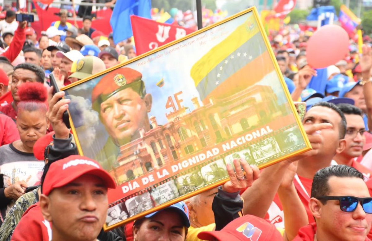 La rebelión antiimperialista del #4F de 1992 encendió la llamarada de esperanza de todo un pueblo, liderada por Comandante Chávez contra el neoliberalismo y puntofijismo.
Aquel "Por Ahora" marcó en nuestra historia el Día de la Dignidad Nacional y abrió el camino de la Revolución