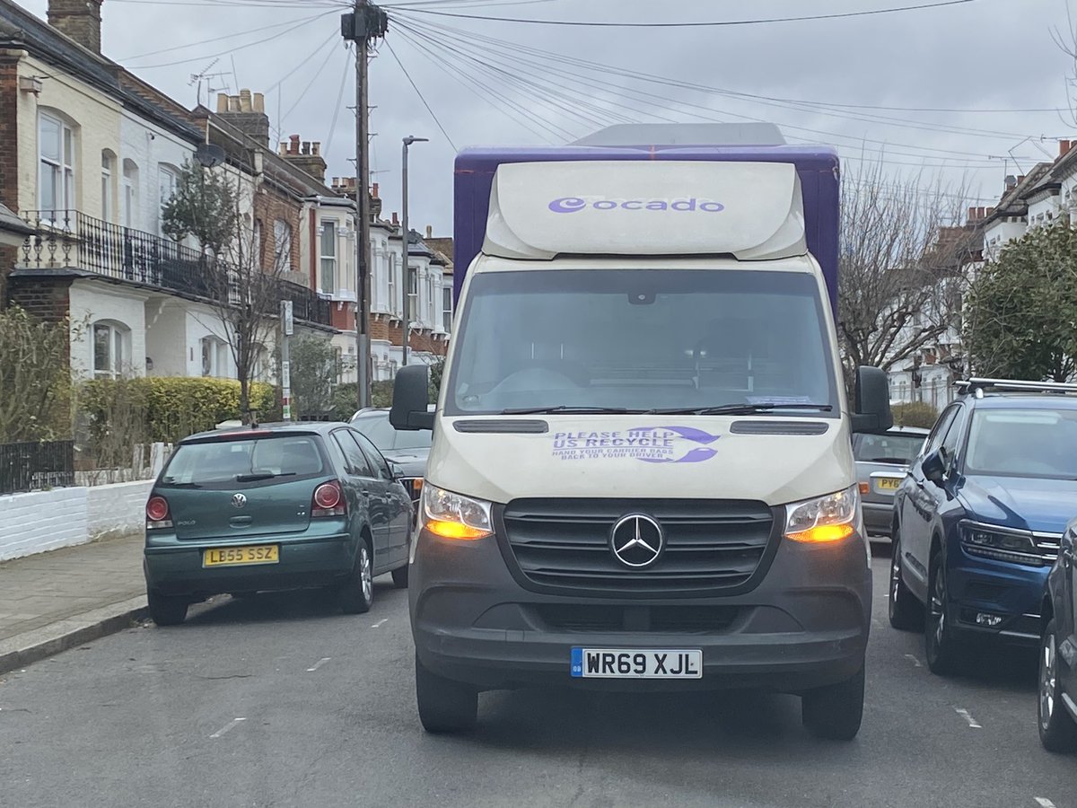 Why do <a href="/Ocado/">Ocado</a> vans insist on parking in the middle of the road even when there is a parking space at the side?! 

#RoadBlock 

🤔