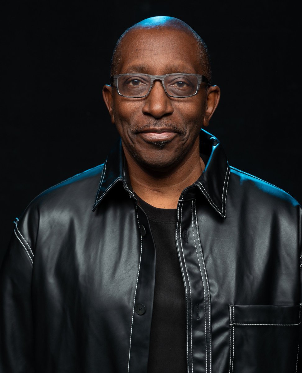With a keyboard prowess unmatched by mere mortals and a soulful vocal tone that'll get you groovin' every time, please welcome back and show some love to @greg_phillinganes_live
#dogzofoz #dogzofoztour #dogzofoztour2024 #totolive #toto #meetthedogz #gregphillinganes