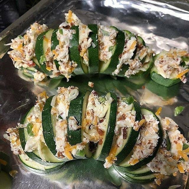 Lowcarbjiji's tweet photo. 😍 CHEESY BACON STUFFED ZUCCHINI 🙌🏼
🙋Don’t forget to Get FREE eBook 🎁📩 "365 Days of Keto, Low-Carb Recipes for Rapid Weight Loss" are available.
Click the link below to get your ebook 👇
https://t.co/zrkAb2udio
#ketoforhealth #ketocoaching #lchfmamma #lowcarbfoods #ketolife https://t.co/YErMHjiYo5