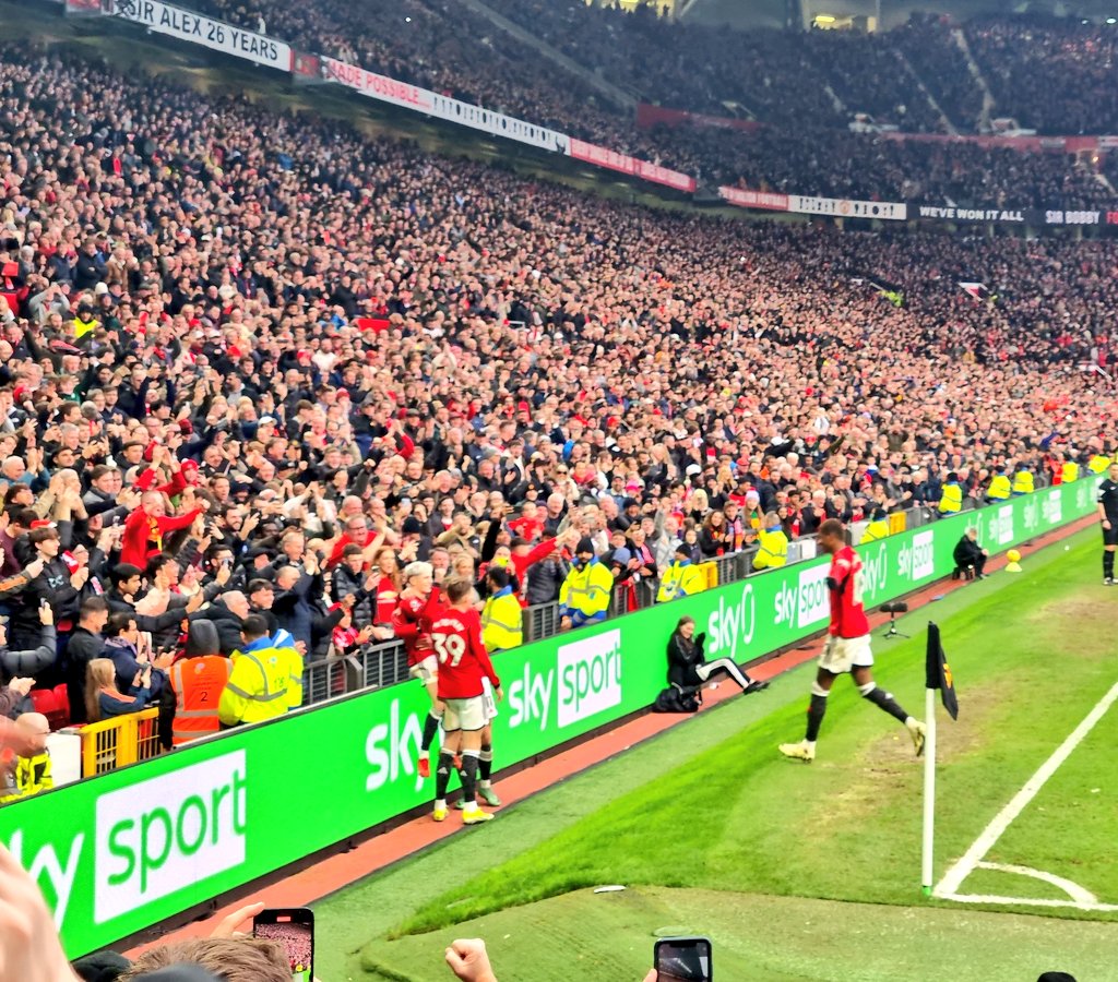 Chant of the Day: 'That's how you cat feels' Aimed at Kurt Zouma*, as he took his turn at rolling around trying to win a free kick. #MUFC #MUNWHU