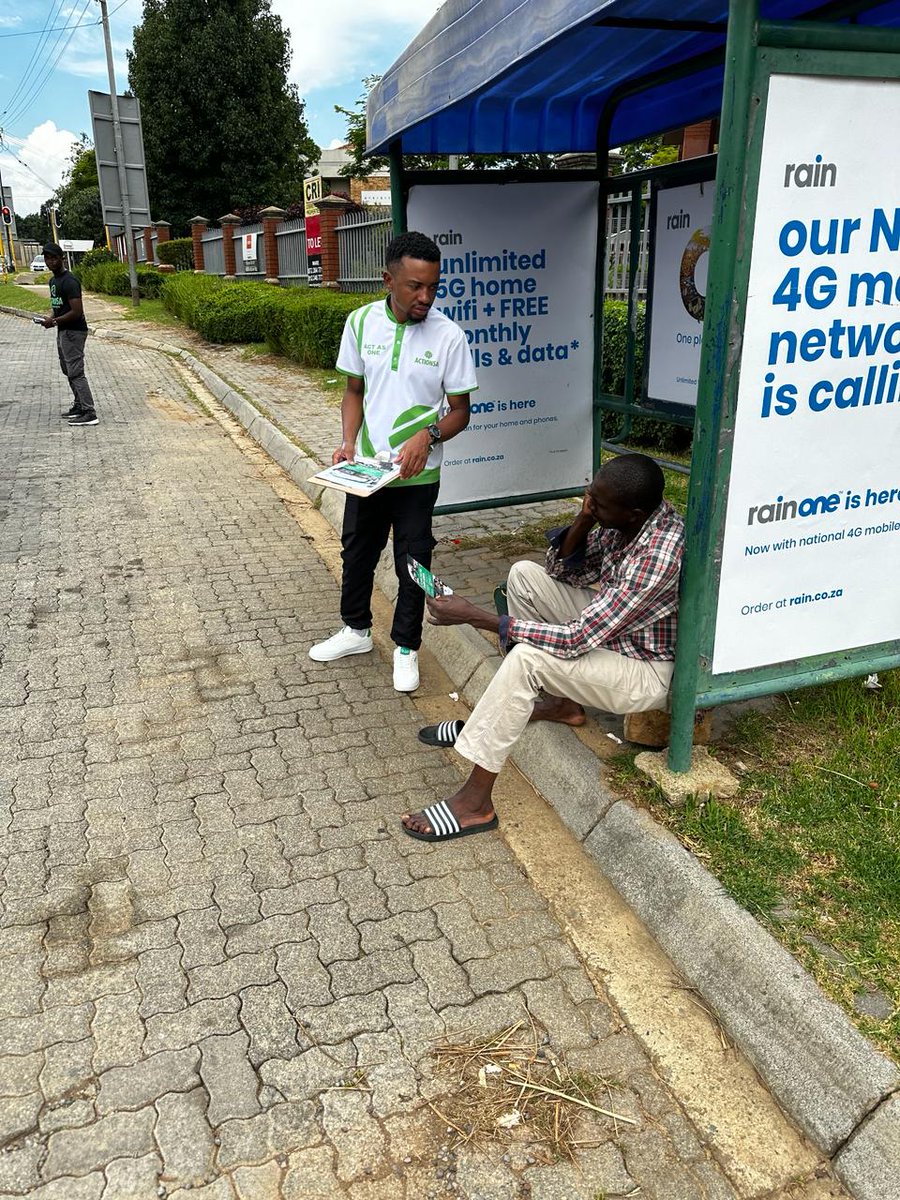 tshwane_ward56's tweet photo. Today Ward 56 Branch Chairperson, Moses Modisane and Ward 56 activist Sakhile Myeni visited Ward 42 to show support to the Ward 42 BEC and to encourage the residents to register to vote.
You can still register online
#RegisterToVote2024 🗳️
#Let'sFixSouthAfrica
#VoteActionSA https://t.co/Gxu5inunta