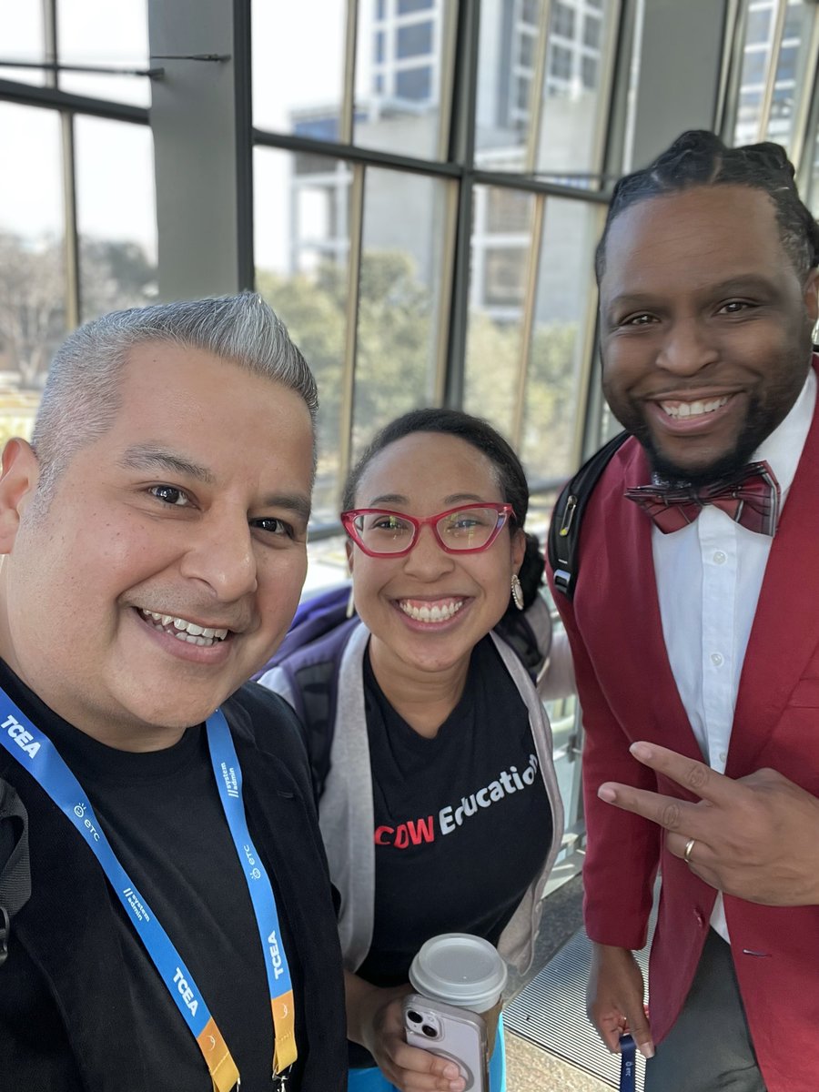 What a way to start day two of @TCEA! I ran into @VictoriaTheTech and @andredaughty! 

#myedtechlife #connections #tcea24