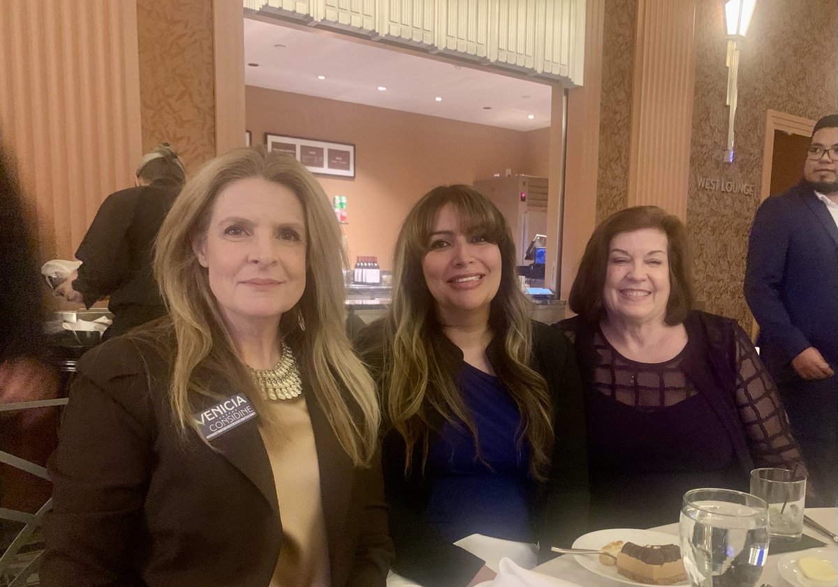 Nv18Venicia's tweet photo. Assembly Dems and Candidates at the ⁦@NVAFLCIO⁩ 2024 Friends &amp; Family Dinner.  Congratulations to Honorees Fran Almaraz, ⁦@SenJackyRosen⁩, @Ted226!  #OneJobIsEnough https://t.co/FQmB1ZSSr2