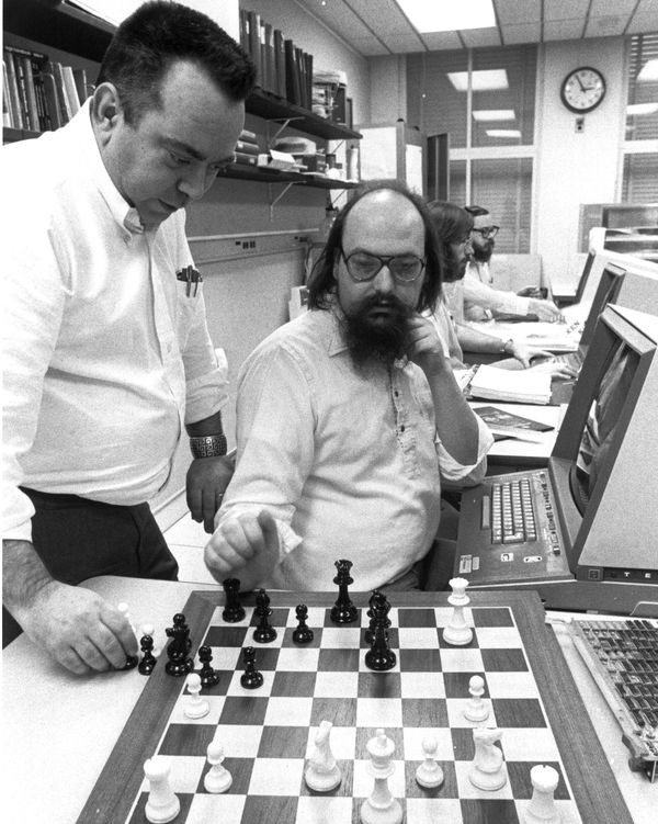 MIT_CSAIL's tweet photo. Happy birthday to programming-language pioneer Ken Thompson.
💻 designer of Unix 
💻  inventor of B (predecessor to C)
💻 co-inventor of Google's Go
https://t.co/cT3FZ8g2EV

Image v/Bell Laboratories https://t.co/JFiJ5llTps