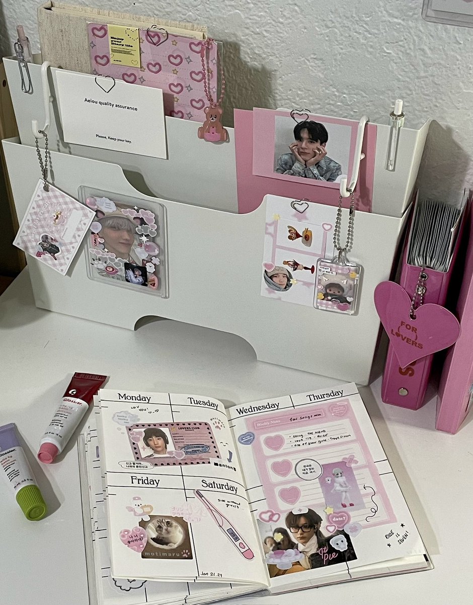uberryme's tweet photo. i 🤍 pink .. https://t.co/gAT3F8JgVb