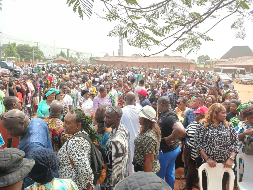 Claireonome's tweet image. Edo state PDP Election of 3 Adhoc delegates from Oredo Ward 2.
The turn out from party members was massive. 
#SupportPDP