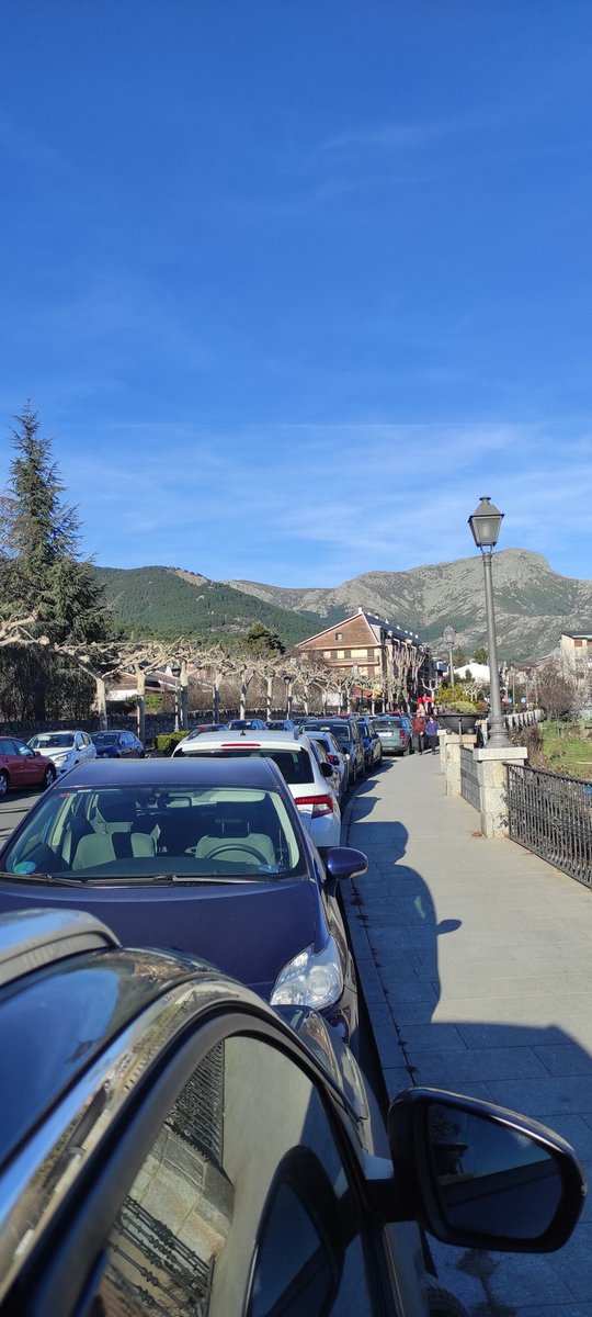 Notion4CIandQM's tweet photo. Another spectacular Sunday in Madrid.
#lagranjadesanildefonso
#palacioreal
#navacerrada
#softwinter https://t.co/79xmLKsuXE