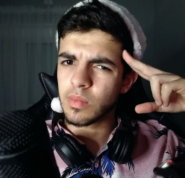 galartistic's tweet photo. monark é NAZISTA 
dream é PEDOFILO   
cariani é TRAFICANTE  
diggo é CHATO  
felca é TÓXICO   

mas o GOAT segue intacto https://t.co/lzPqtqrj1H