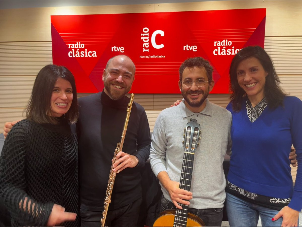 cafezm's tweet photo. Ya puedes volver a escuchar 👂y ver 👀 el #Estudio206🎙️ de #CaféZimmermann ☕ de @radioclasica
📻 que nos regalaron el flautista André Cebrián y el guitarrista Pedro Mateo @pedromateogg con obras de #Piazzolla o #Beaser.

👉🎧https://t.co/RLmD9AexG5

👉📹https://t.co/kd11dfF2Zj https://t.co/QXeBIgkmoh