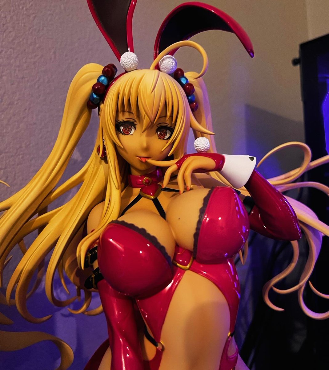 GirthySenpai's tweet photo. Caroline Yuri Tanned Bunny 1/4 scale..been after this one for a minute..my grail figure..🙌 #anime #hentai #ecchi #oppai #thicc #figure #bunnygirl #love #ハンターハンター https://t.co/CoEIz5qK2w