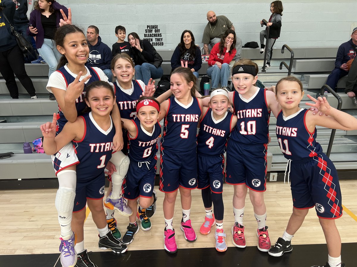 PYBL412's tweet photo. 4A Gold: Shaler 13 I Penn Trafford 11

The Shaler Titans are going to the FINALS!!!

What a game!! 🎯 https://t.co/lsv7tsfoaV