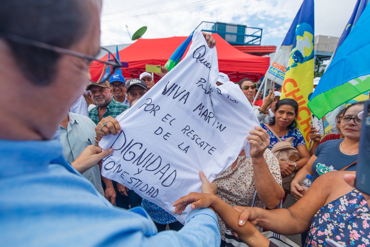 MartinTorrijos's tweet photo. Desde Chiriquí, inicio la ruta del #CambioSeguro, junto a miles de panameñas y panameños, que al igual que yo, desean mejores días para Panamá. https://t.co/JVffmVcHAJ