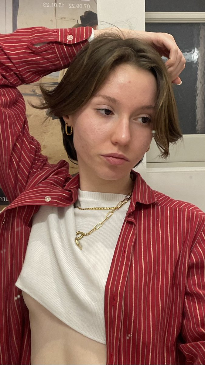 noelie_j's tweet image. hi #LGBTQIATakeCareOfYourself