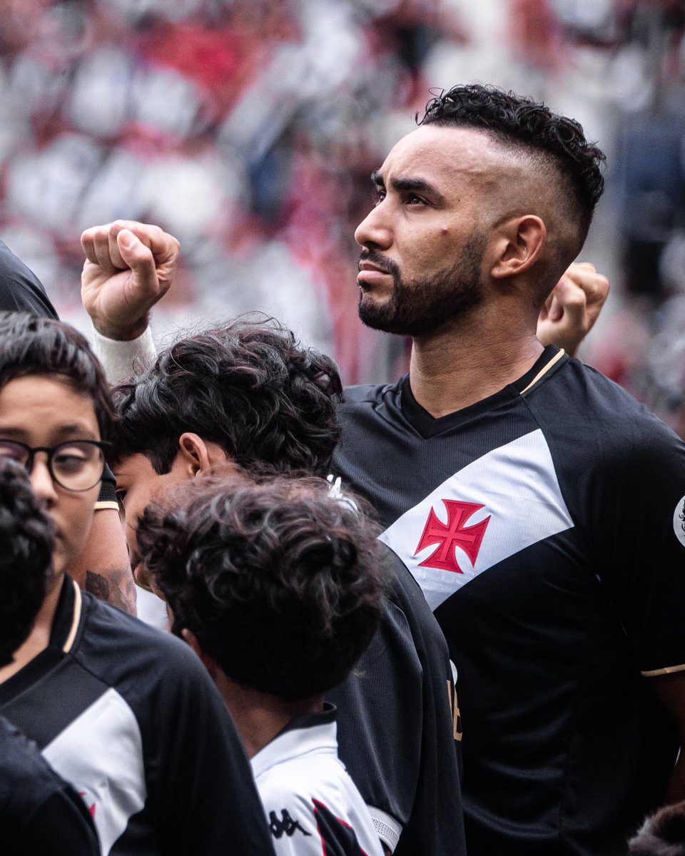 ATENÇÃO!

Compartilhe essa imagem para Dimitri Payet destruir o timinho da Gávea.