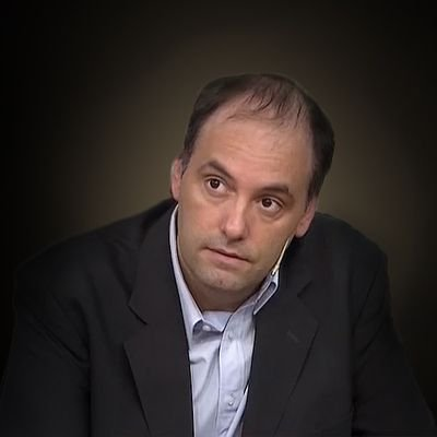 El chanta de Adorni hizo juicio laboral millonario en 2017 y se queja de los juicios, recibe 2 AUH, cobra más de 2 palos por chicanear periodistas en sus conferencias, acomodó al hermano en un ministerio y se la pasa todas las noches jugando a los jueguitos. 
TOTALMENTE TERMINADO