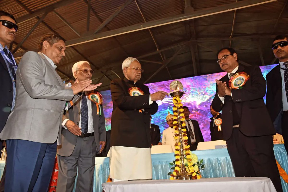 jdumediacell's tweet photo. माननीय मुख्यमंत्री श्री @NitishKumar जी एनआईटी, पटना के शताब्दी वर्ष के अवसर पर आयोजित एलुमिनाई मीट- 2024 में शामिल हुए। कार्यक्रम में मुख्यमंत्री जी के अलावा कई गणमान्य लोग मौजूद रहे।

#JDU #Bihar #Nitishkumar https://t.co/xBsDmt6r6G
