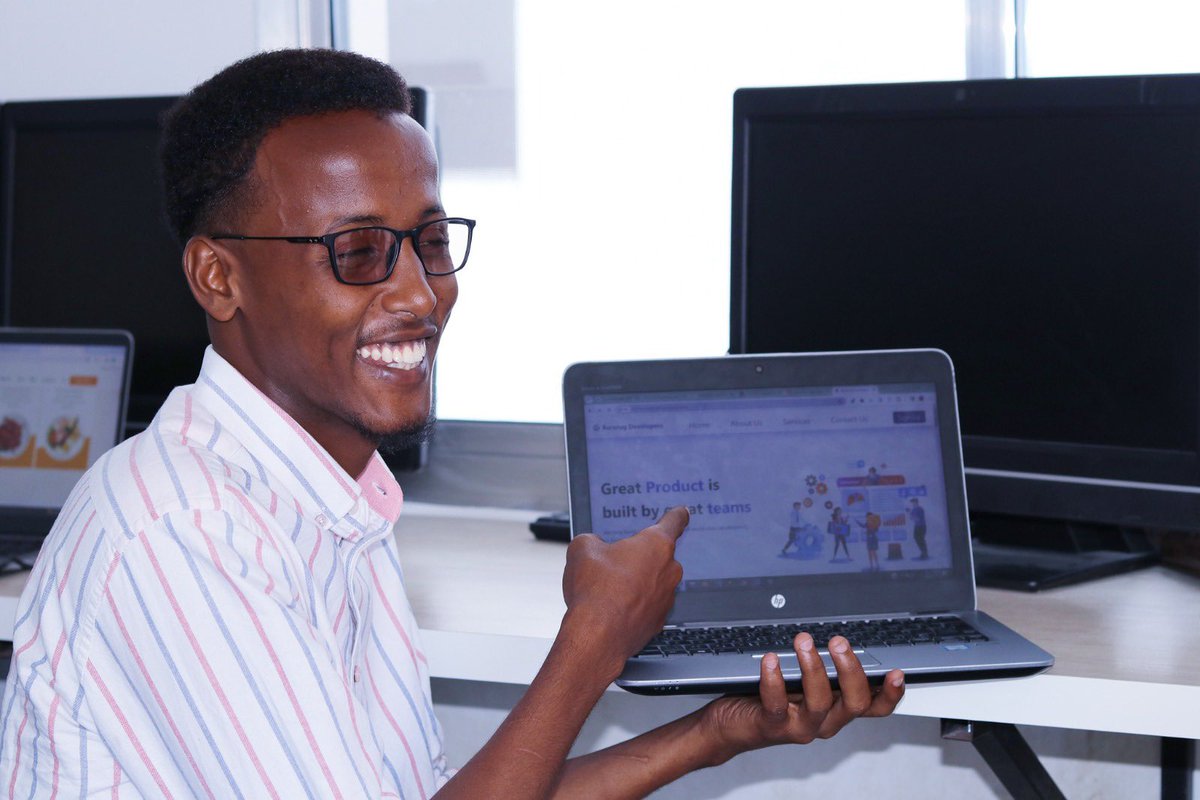 RiseAcademy21's tweet image. Coding and smiling – because coding joy is contagious 🚀 

#TeamCodingFun
#TheyCanCode
#RiseAcademy