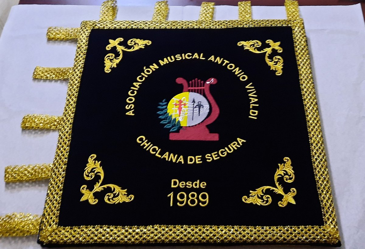 Mundcorp's tweet photo. #MerchandisingReligioso
#ArtículosReligiosos
#TrajesBandasdeMúsica
#Complementos
#Uniformesparamúsicos
#Uniformesycomplementos #Bandasdemúsica
#MerchandisingparaBandas
#Sevilla
#Andalucía
#España
#Mundicorp
#SemanaSanta https://t.co/4VDHO4tSdj