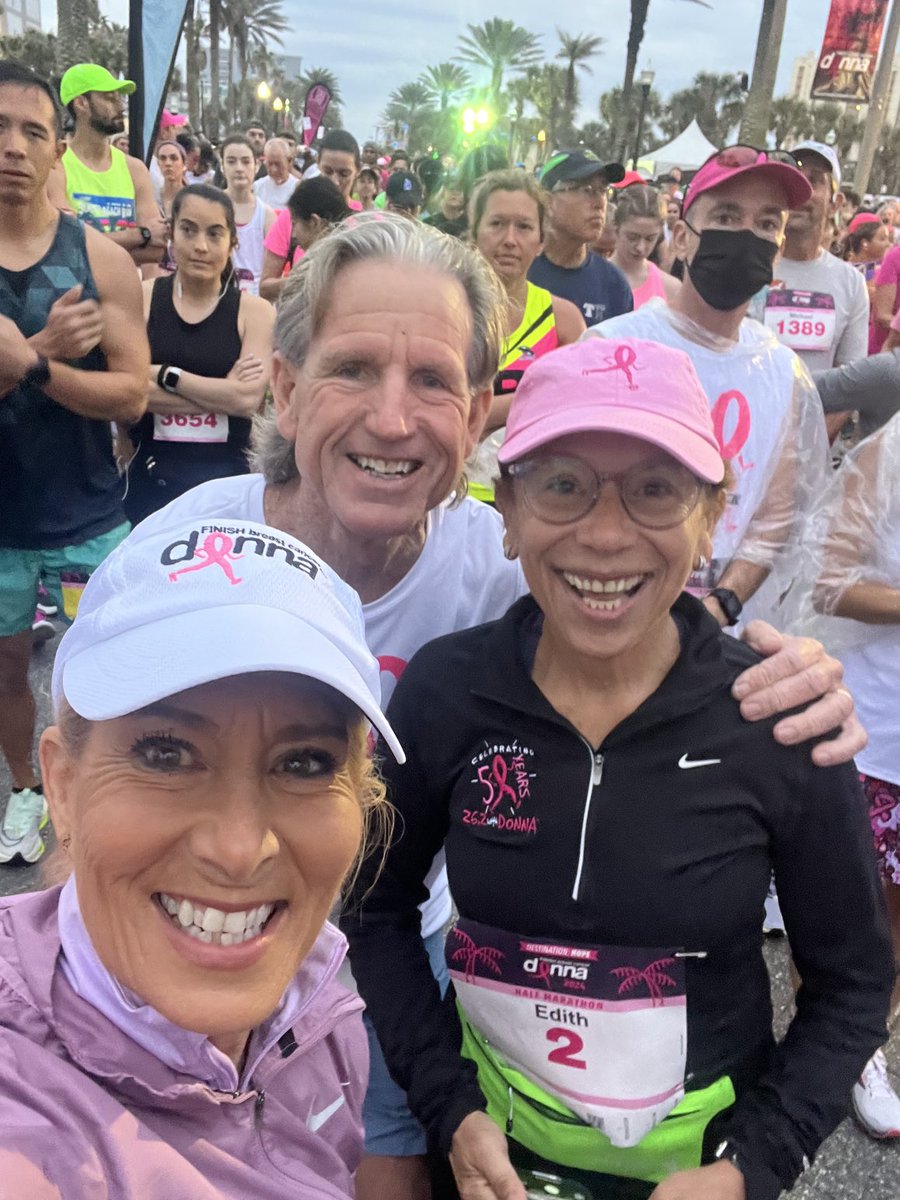 DonnaDeegan's tweet photo. What a beautiful day! #RunDonna #Finishbreastcancer https://t.co/r5vDq3ZqOi