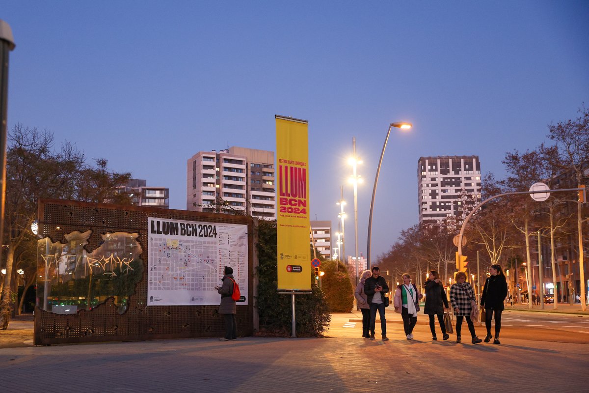 Encetem la tercera jornada de #LlumBCN 2024!

El Festival d'arts lumíniques de #Barcelona s'ha consolidat entre els festivals europeus de referència en el seu camp.

Ens hi vols acompanyar? Avui pots fer-ho de 18.30 a 23 h!