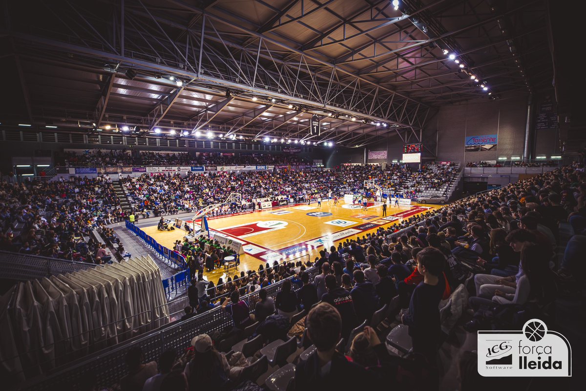flleida's tweet photo. Dues imatges que no necessiten descripció.
Senzillament: GRÀCIES
#hitornem #forçalleida #lebor #leboro #lleida #flleida #esportslleida #barrisnord https://t.co/id8sDHK9wC
