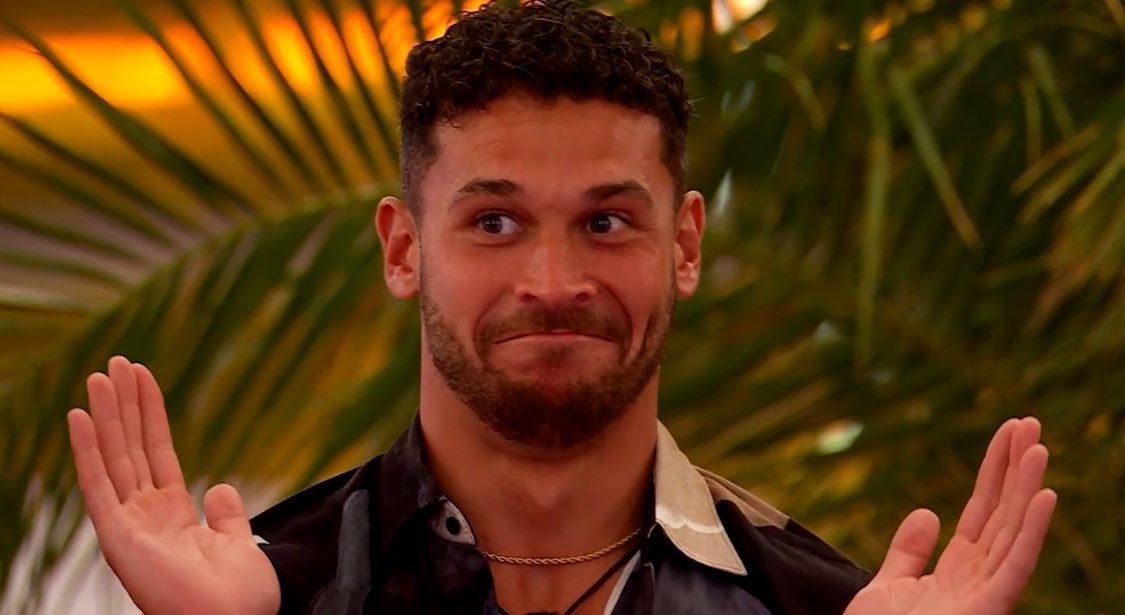 EmKateWilk97's tweet photo. Never have I been more excited for someone to be exposed on movie night 😅 #LoveIsland https://t.co/3gbdpDKjrC