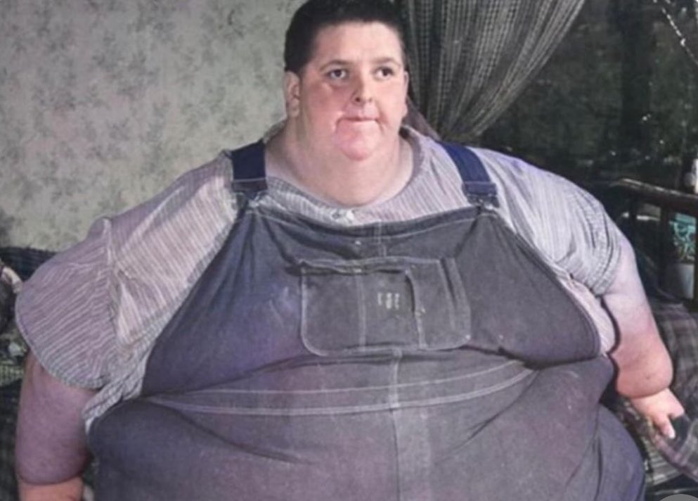 Therealwillbe's tweet photo. C’EST DU LOURD…
Si jamais tu te trouves gros/grosse, relativise sans trop te laisser aller… sache que, l'homme le plus lourd jamais enregistré : 1m85 pour 635kg. https://t.co/0yJuiTPQfE