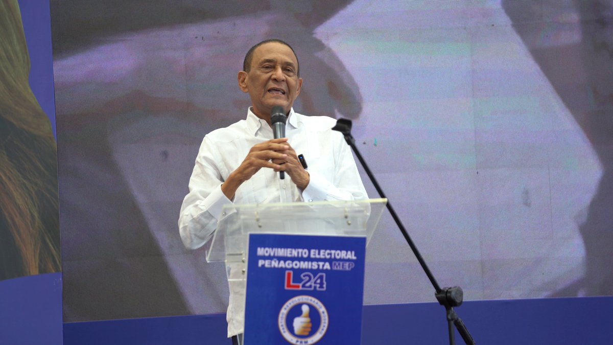 lavegainforma's tweet photo. Un rotundo éxito el acto de apoyo al presidente Luis Abinader y a los candidatos a alcaldes de todo el país, organizado por el Movimiento Electoral Peñagomista.

El evento, cargado de éxito y emoción, culminó con el respaldo del movimiento electoral Peñagomista al presidente Luis Abinader y a todos los candidatos a alcaldes y alcaldesas de todo el país. En el día de hoy, estuvieron representados por Carolina Mejía, alcaldesa del Distrito Nacional y candidata a la misma posición.

Rafael Fiquito Vásquez, presidente del movimiento, destacó el impacto que ha generado en todo el país la reunificación de la familia peñagomista y el ideal social demócrata que tanto pregonó el máximo líder, el doctor José Francisco Peña Gómez.

Por su parte, la alcaldesa de la capital, Carolina Mejía, rememoró su historia con el doctor Peña Gómez y expresó la emoción de que todos se unan en pro de una misma causa.

El evento contó con la presencia de grandes figuras y ex miembros del Partido Revolucionario Dominicano, entre los que podemos citar a Hugo Núñez, ex diputado de La Vega y coordinador de la región norte del movimiento; Julio Mariñez, Mon Molina, Juan Morales, coordinador de la región este; Aníbal Mena, coordinador del sur; Tito Ramírez, coordinador de la provincia Santo Domingo; Nadia Andújar, Betty Báez, entre otros.