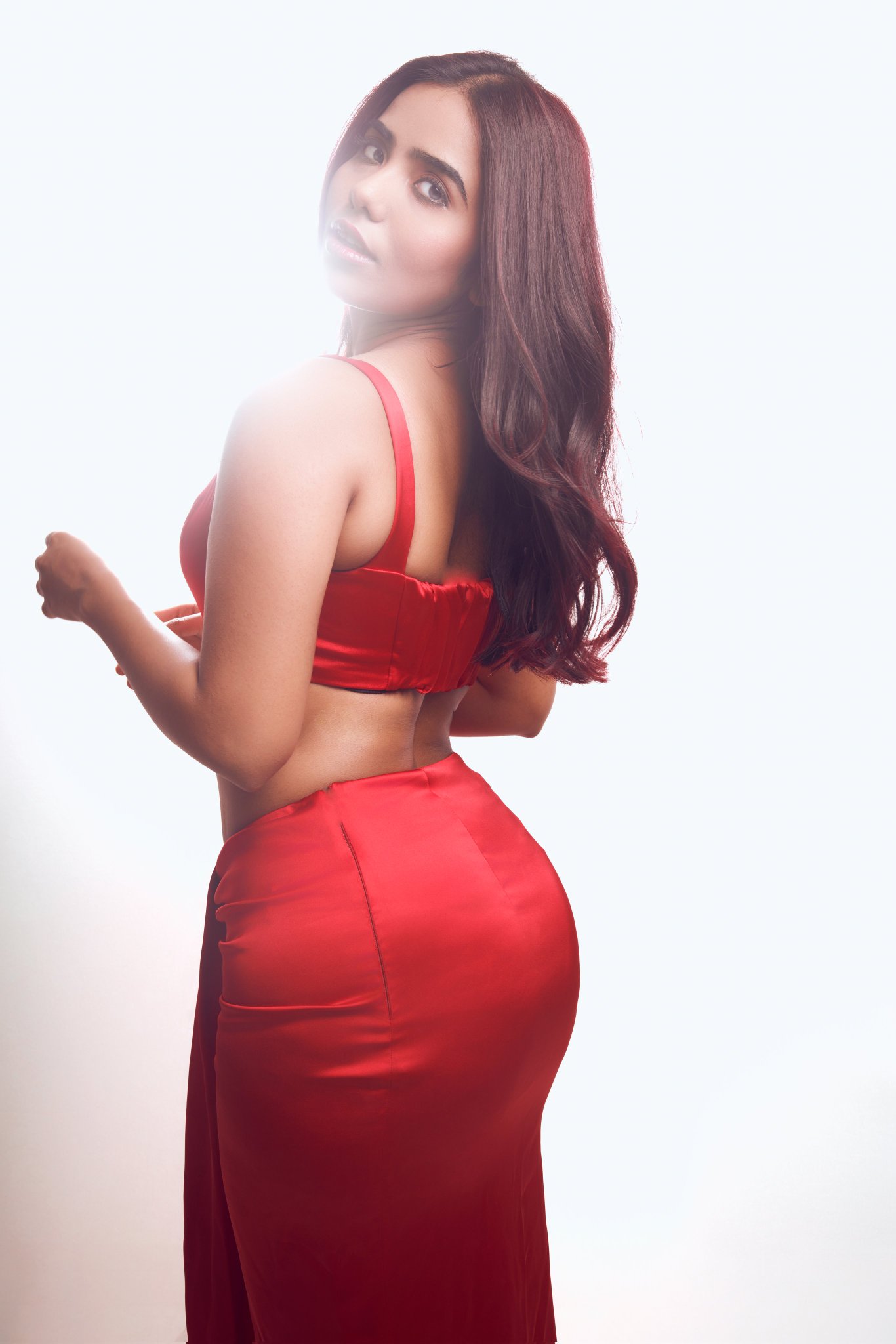 GFgoiIRbIAAzKmx?format=jpg&name=large